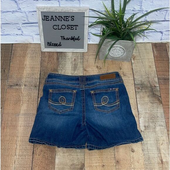 Seven7 Jean shorts - Picture 4 of 9